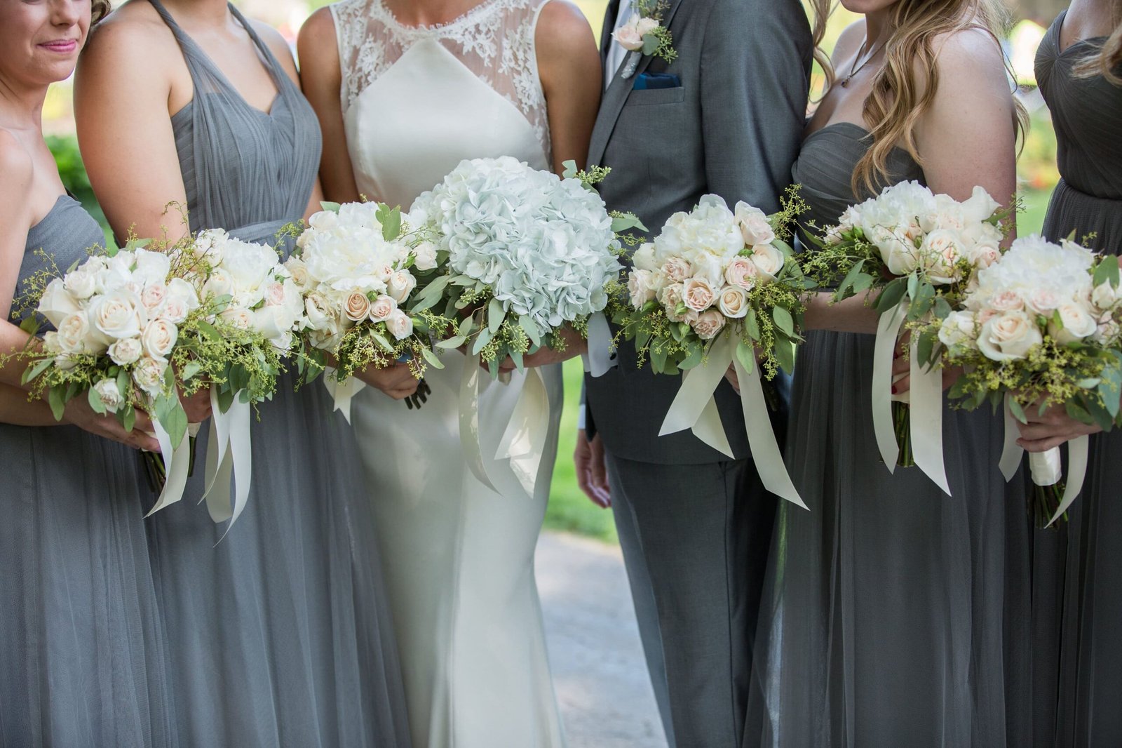 Emotional wedding flowers by Pavé | Artisanal floral design | Chicago & Florida