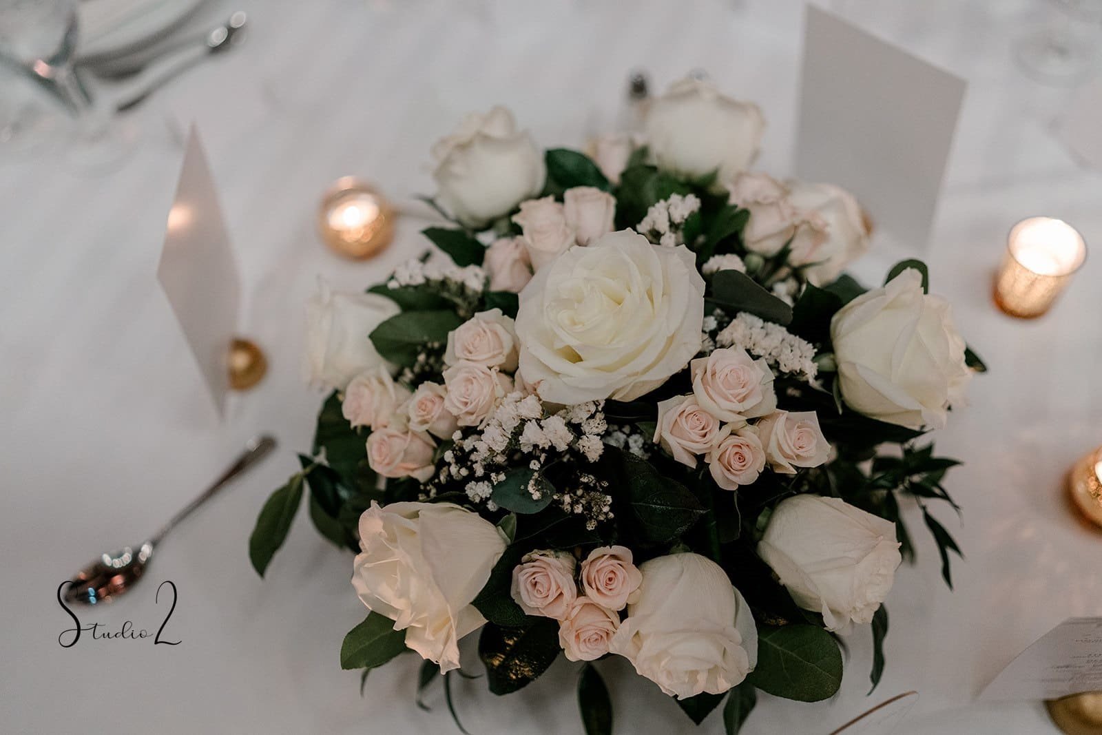 Emotional wedding flowers by Pavé | Artisanal floral design | Chicago & Florida